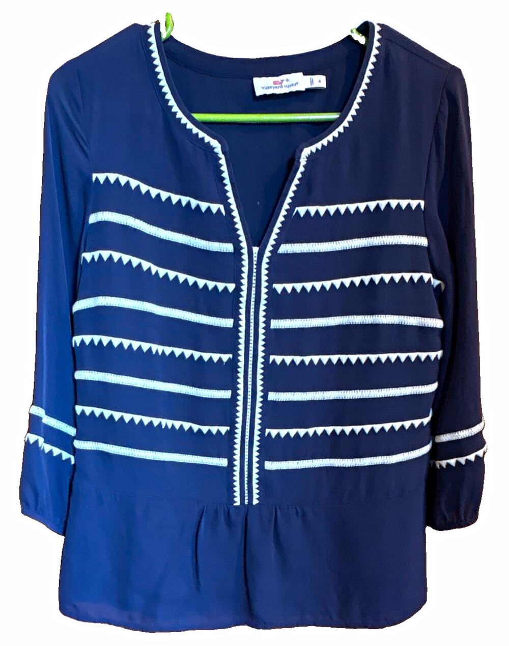 Vineyard Vines Embroidered Striped Silk blouse with polyester lining. Size 4